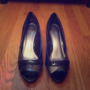 ✨Patent peep toe 👠 heels